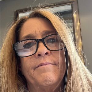 Meet your Posher, Christi